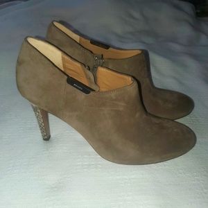 8.5 COACH  Seneca Tan Suede Bootie